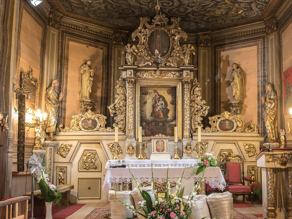 Sokolniki - ołtarz główny przed konseracją